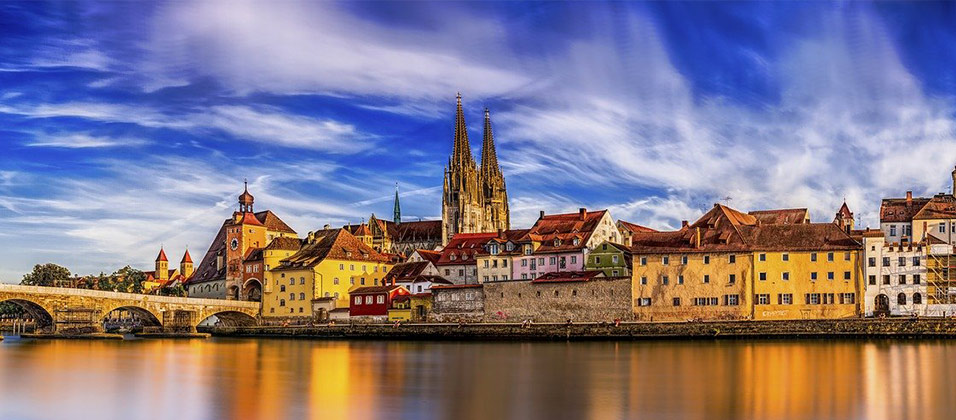 Regensburg, Ausbildung, Akademie