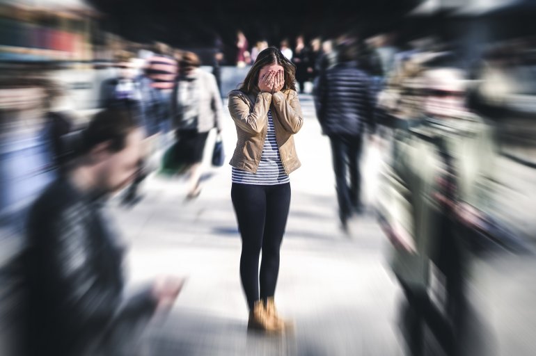 Frau mit Agoraphobie