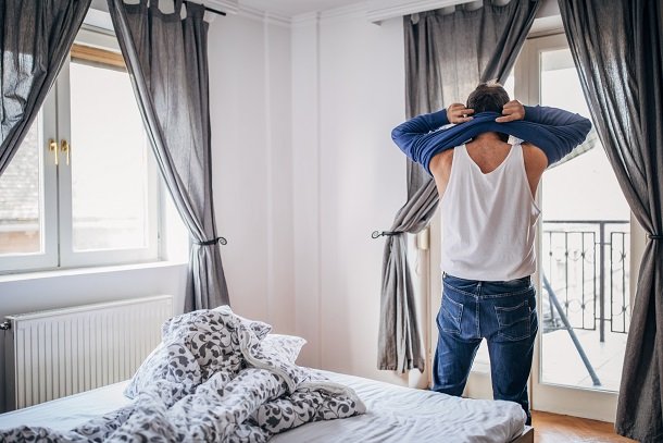 Im Schlafzimmer nicht kämmen oder umziehen