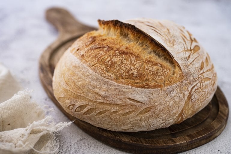 Ein frisch gebackenes Sauerteigbrot